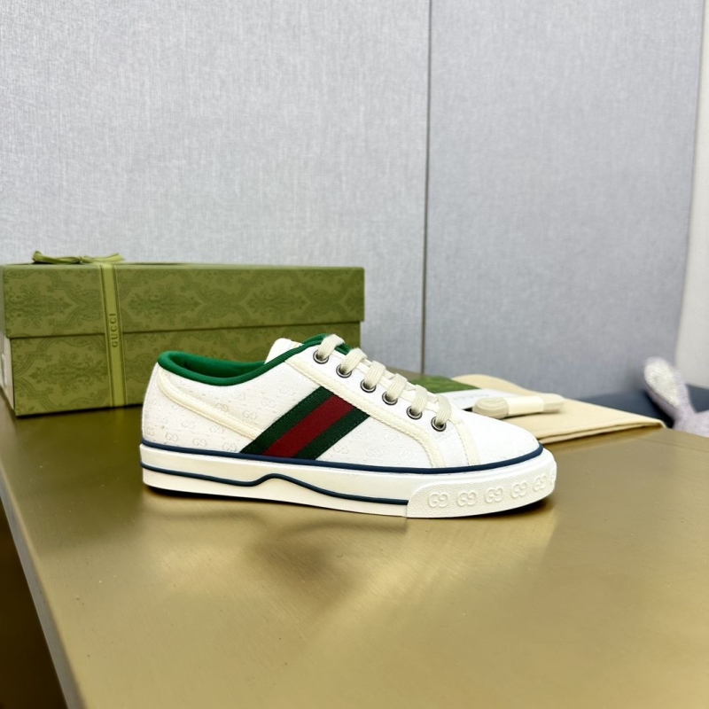 G*u*i casual shoes